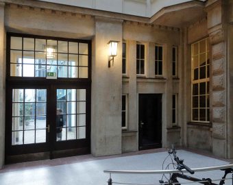 Dresdner-Hof_Lichthof-04-405x270x33x0x340x270x1779200221 Dresdner Hof