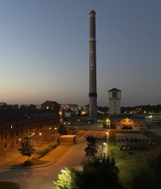 IMG_6453 Schornstein am Morgen vor der Sprengung